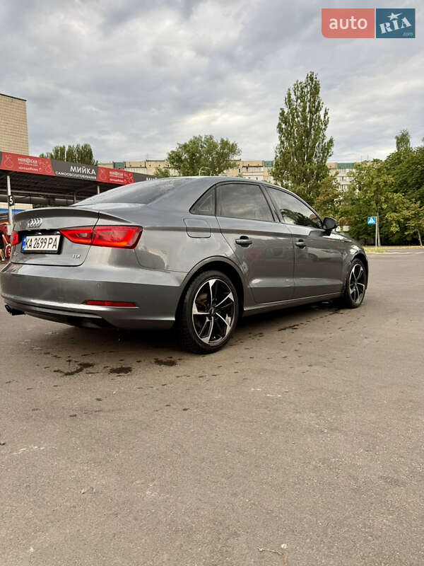 Седан Audi A3 2016 в Киеве