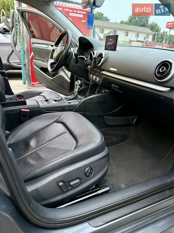 Седан Audi A3 2016 в Киеве