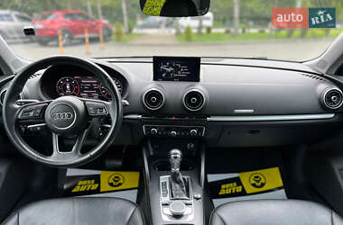 Хэтчбек Audi A3 2019 в 