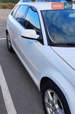 Хэтчбек Audi A3 2012 в 