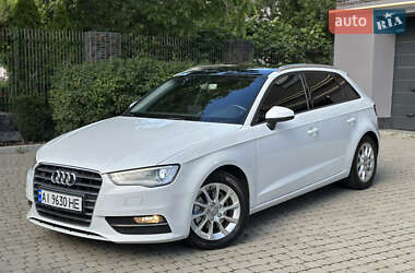 Хэтчбек Audi A3 2016 в 