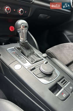 Хэтчбек Audi A3 2016 в 