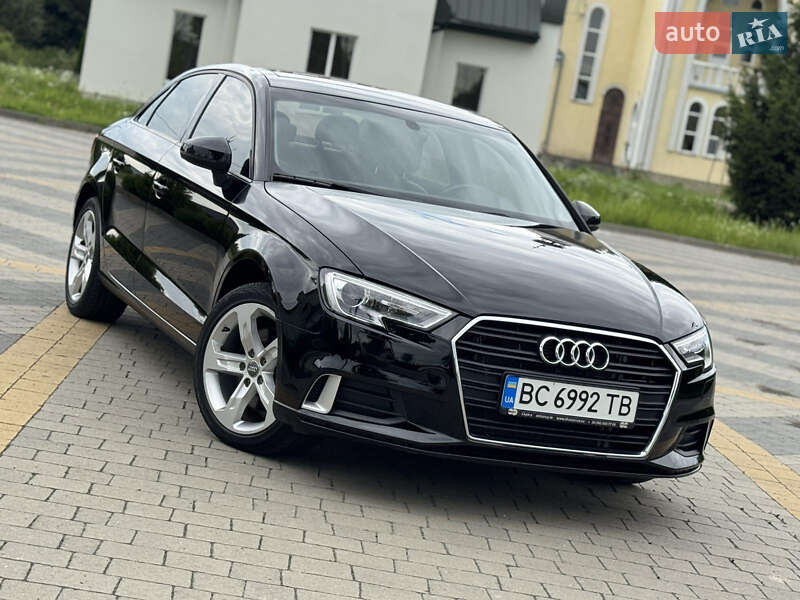Седан Audi A3 2016 в 