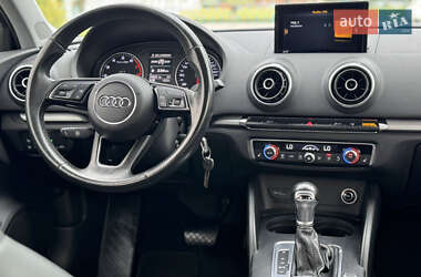 Седан Audi A3 2016 в 