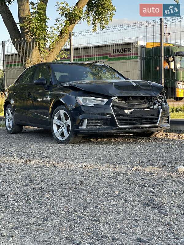 Седан Audi A3 2018 в Львове