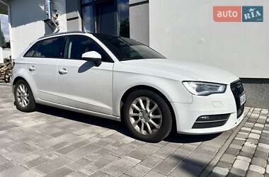 Хэтчбек Audi A3 2016 в 