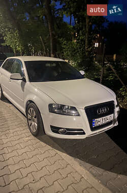 Хэтчбек Audi A3 2012 в 