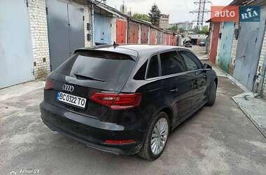Хэтчбек Audi A3 2016 в 