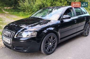 Хэтчбек Audi A3 2005 в 