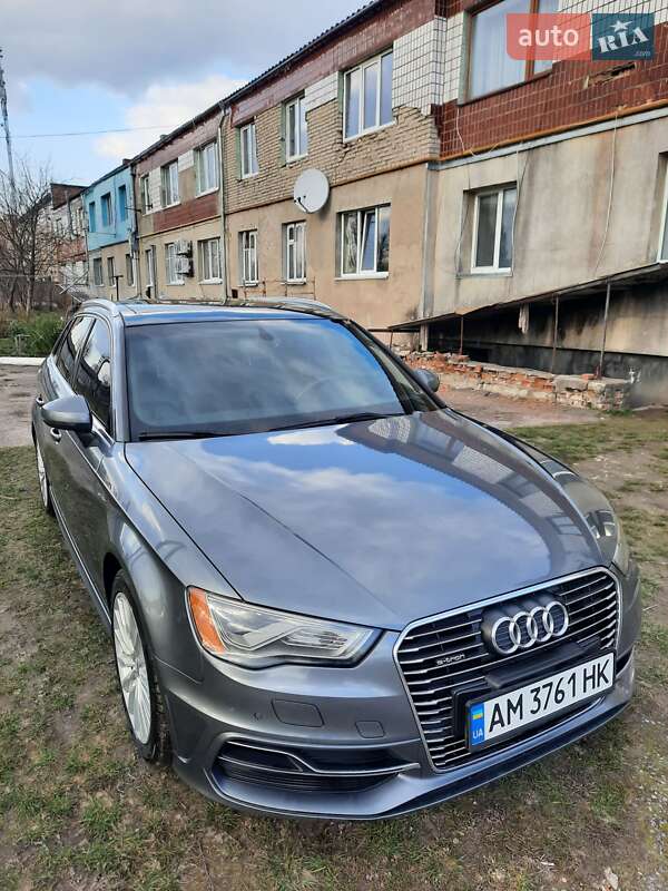 Хэтчбек Audi A3 2015 в Житомире Хэтчбек Audi A3 2015 в Житомире