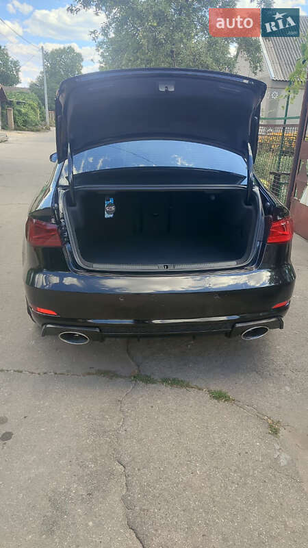 Седан Audi A3 2014 в Гадяче