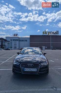 Хэтчбек Audi A3 2016 в Киеве