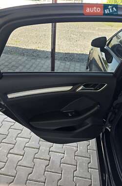 Седан Audi A3 2017 в 
