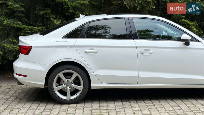 Седан Audi A3 2015 в Львове