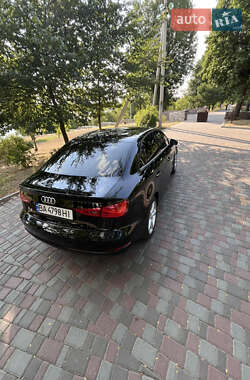 Седан Audi A3 2016 в 
