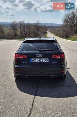 Хэтчбек Audi A3 2017 в 