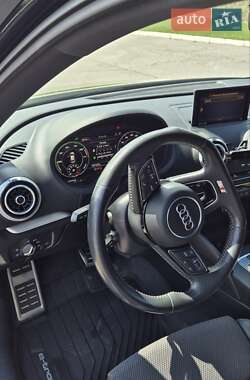 Хэтчбек Audi A3 2017 в 