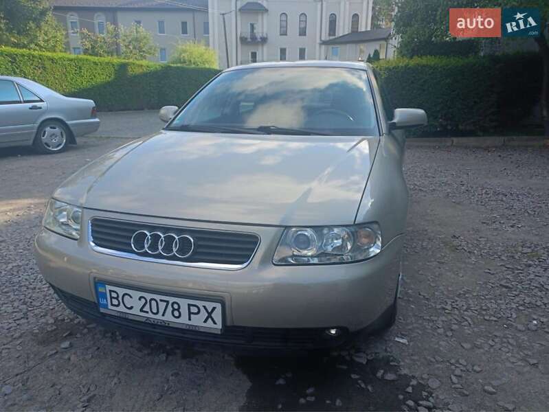 Хэтчбек Audi A3 2003 в 