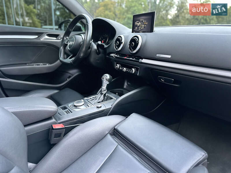 Седан Audi A3 2017 в Запорожье