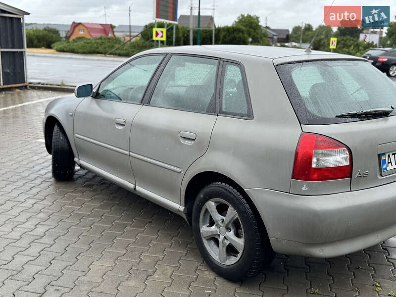 Хэтчбек Audi A3 2002 в Надворной