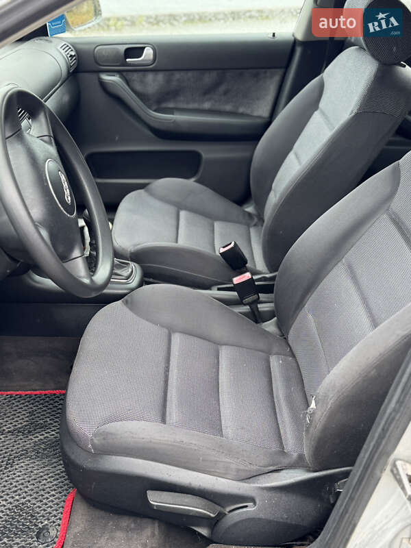 Хэтчбек Audi A3 2002 в Надворной