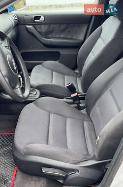 Хэтчбек Audi A3 2002 в 