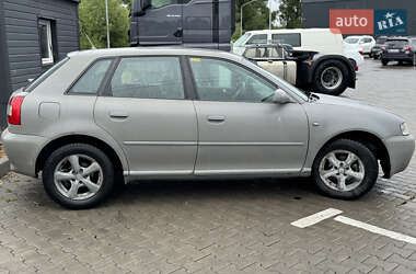 Хэтчбек Audi A3 2002 в 