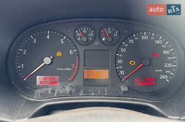 Хэтчбек Audi A3 2002 в 