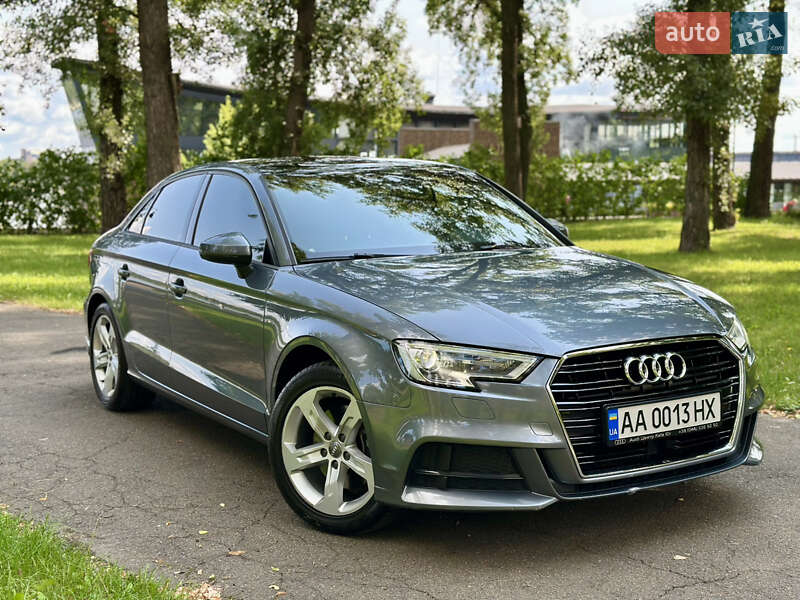 Седан Audi A3 2018 в 