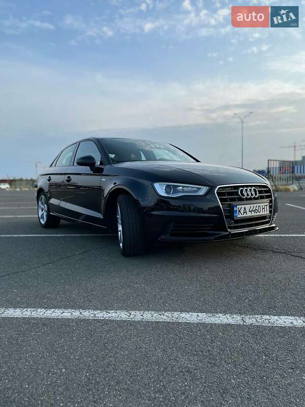 Седан Audi A3 2015 в 