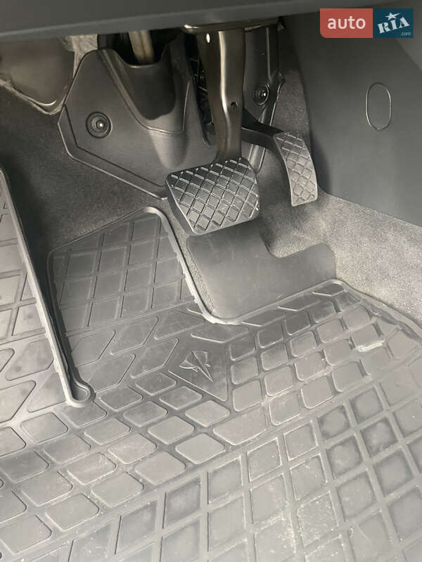 Седан Audi A3 2016 в Киеве фото 26 Седан Audi A3 2016 в Киеве