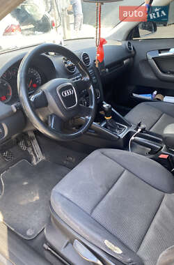 Хэтчбек Audi A3 2006 в 