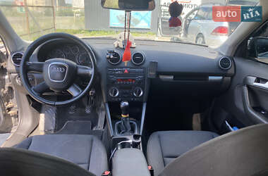 Хэтчбек Audi A3 2006 в 