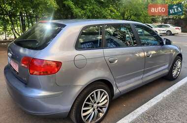 Хэтчбек Audi A3 2006 в 