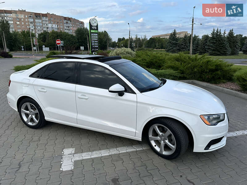 Седан Audi A3 2015 в Черкасах
