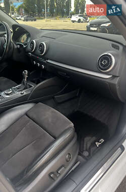 Хэтчбек Audi A3 2016 в 