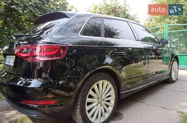 Хэтчбек Audi A3 2016 в 