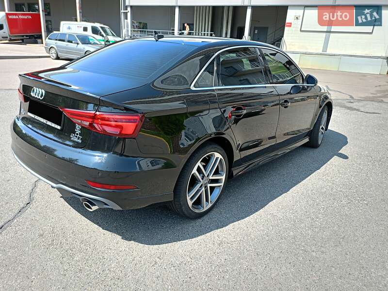 Седан Audi A3 2017 в Киеве