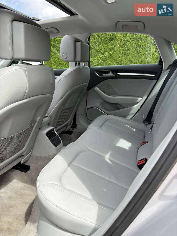 Седан Audi A3 2014 в Львове