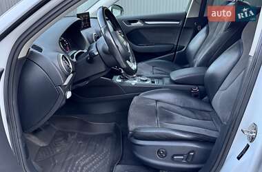 Хэтчбек Audi A3 2016 в 