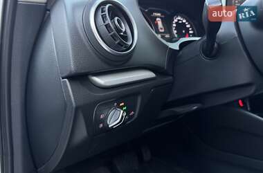 Хэтчбек Audi A3 2016 в 