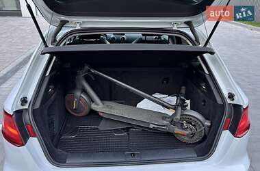 Хэтчбек Audi A3 2016 в 