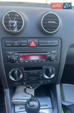 Хэтчбек Audi A3 2005 в 