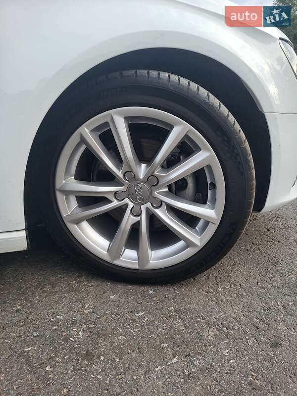 Хэтчбек Audi A3 2016 в Киеве