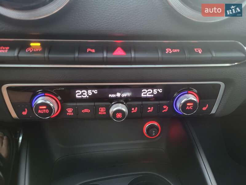 Хэтчбек Audi A3 2016 в Киеве