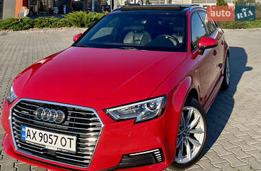 Хэтчбек Audi A3 2016 в 