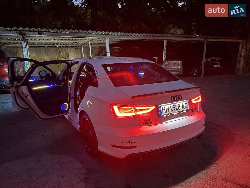 Седан Audi A3 2015 в Одессе