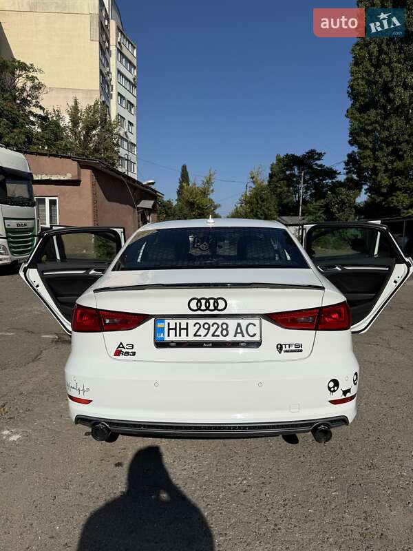 Седан Audi A3 2015 в Одессе