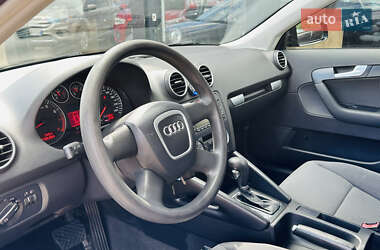 Хэтчбек Audi A3 2005 в 