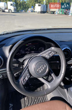 Хэтчбек Audi A3 2017 в 